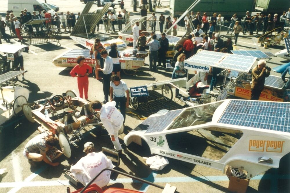 Solarmobile an der ersten Tour de Sol 1985 in Neuenburg.